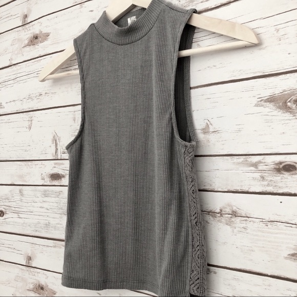 Others Follow // Ribbed Tank - Picture 2 of 4